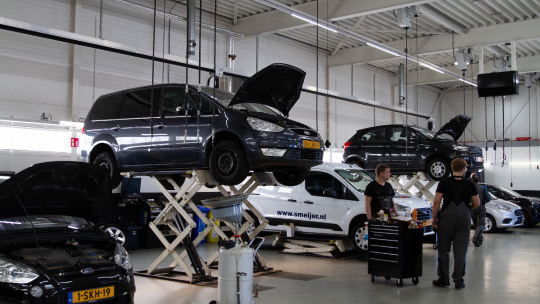 ford-services-economy-slider-2