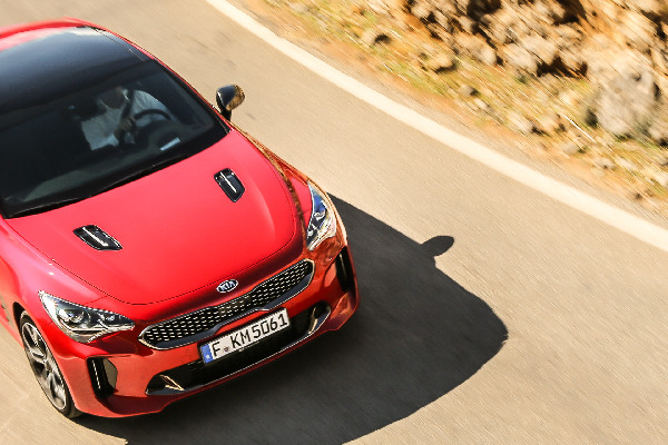 kia-stinger-hero-mobiel