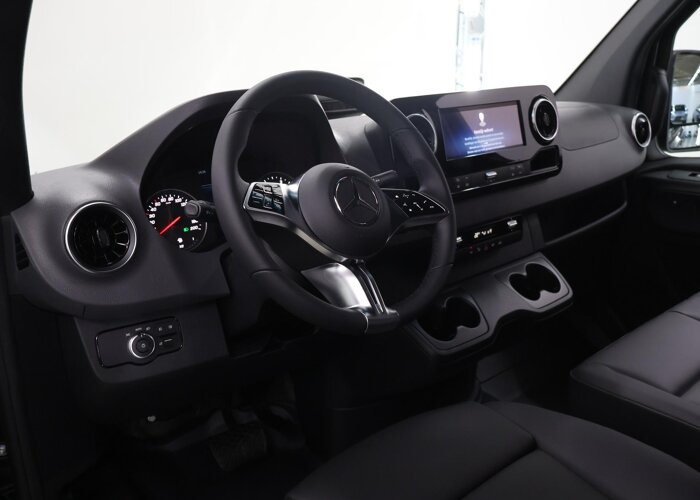 Mercedes-Benz Sprinter 319 CDI L2 H1 RWD Select