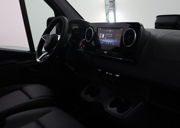 Mercedes-Benz Sprinter 319 CDI L2 H1 RWD Select