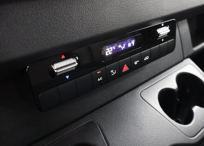Mercedes-Benz Sprinter 319 CDI L2 H1 RWD Select