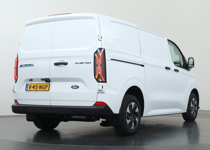 Ford E-Transit Custom 320 | L1 H1 | Trend | 65 kWh | 2300 KG. AHW |