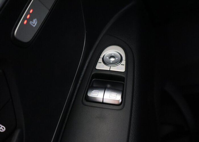 Mercedes-Benz EVITO TOURER 129 L2 PRO 90kWh | 8-PERSOONS