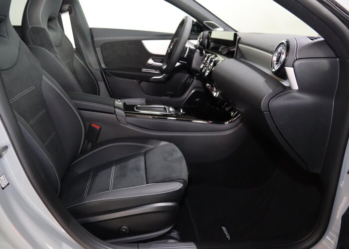 Mercedes-Benz CLA-Klasse Shooting Brake 180 Business Solution AMG