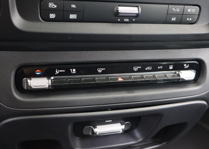 Mercedes-Benz EVITO TOURER 129 L2 PRO 90kWh | 8-PERSOONS