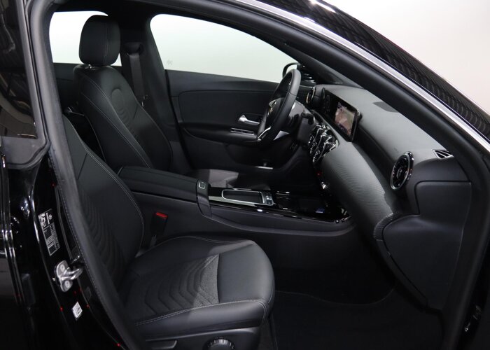Mercedes-Benz CLA-Klasse Shooting Brake 180 Star Edition LIMITED