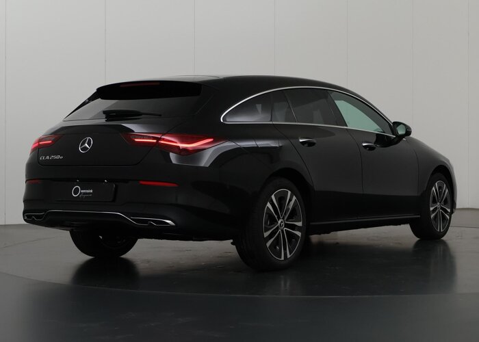 Mercedes-Benz CLA-Klasse 180 Shooting Brake Star Edition Luxury Line