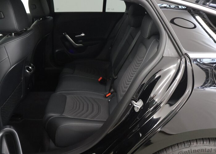 Mercedes-Benz CLA-Klasse 180 Shooting Brake Star Edition Luxury Line