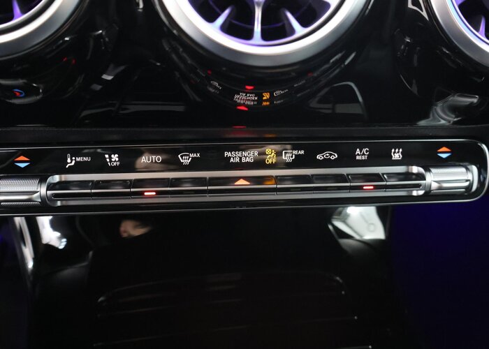 Mercedes-Benz CLA-Klasse 180 Shooting Brake Star Edition Luxury Line