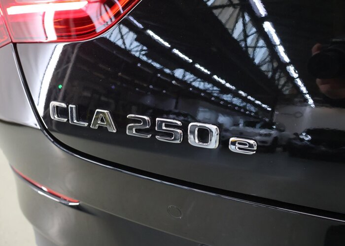 Mercedes-Benz CLA-Klasse 180 Shooting Brake Star Edition Luxury Line