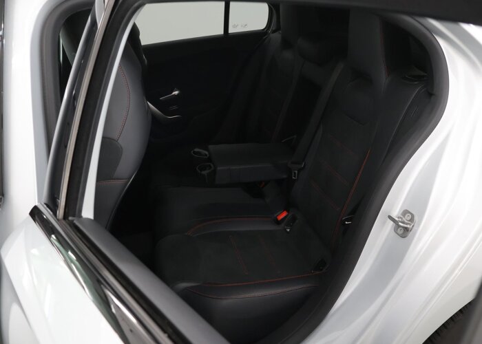 Mercedes-Benz A-Klasse 180 AMG Line