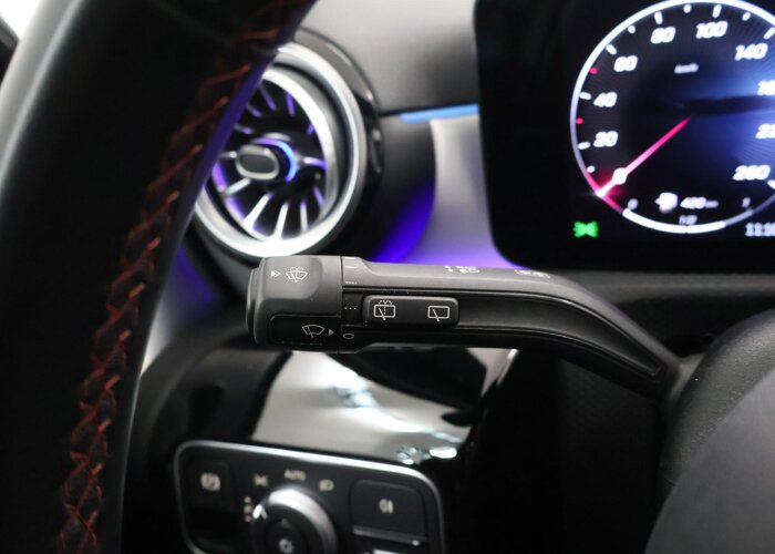 Mercedes-Benz A-Klasse 180 AMG Line
