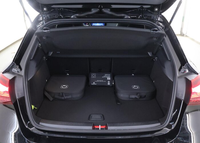 Mercedes-Benz A-Klasse 250 e Business Solution AMG