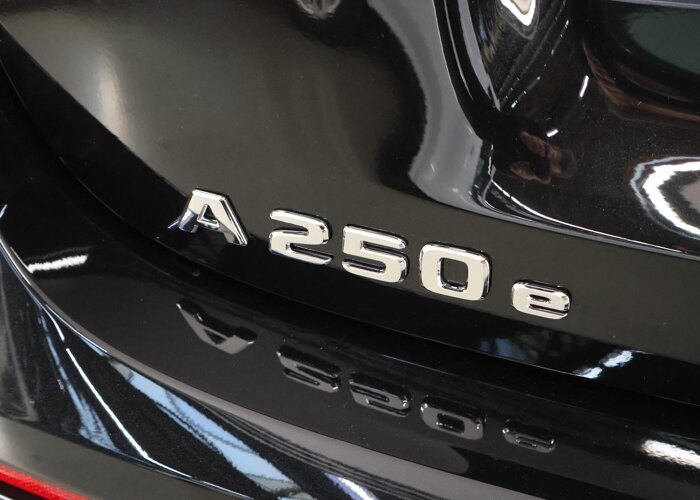 Mercedes-Benz A-Klasse 250 e Business Solution AMG
