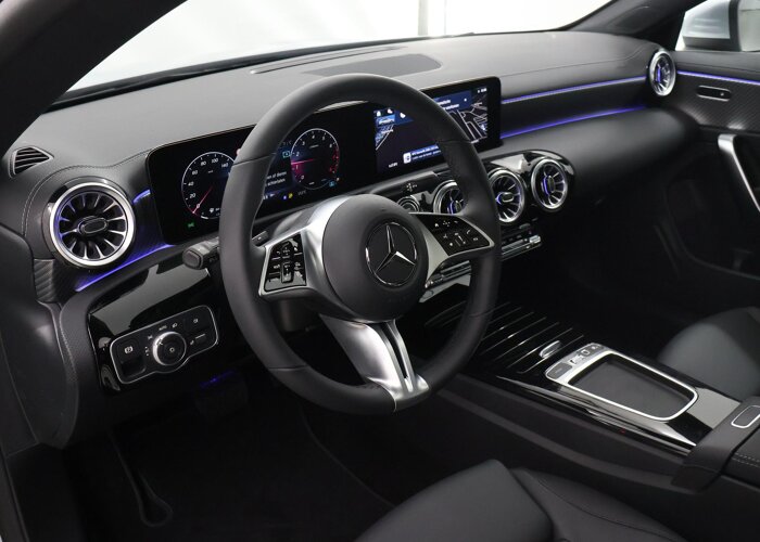 Mercedes-Benz CLA-Klasse 180 Shooting Brake Star Edition Luxury line