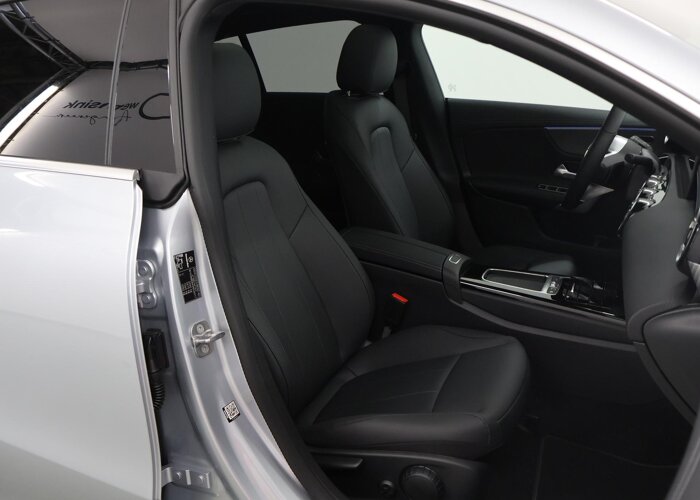 Mercedes-Benz CLA-Klasse 180 Shooting Brake Star Edition Luxury line