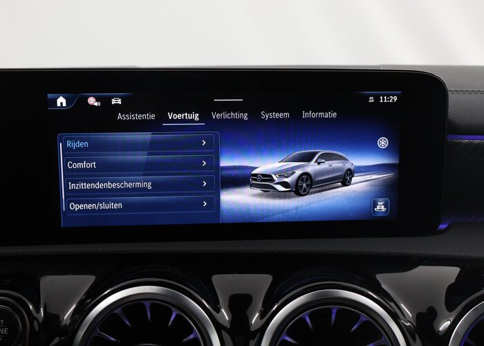 Mercedes-Benz CLA-Klasse 180 Shooting Brake Star Edition Luxury line