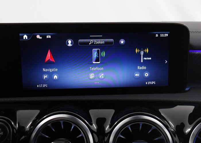 Mercedes-Benz CLA-Klasse 180 Shooting Brake Star Edition Luxury line
