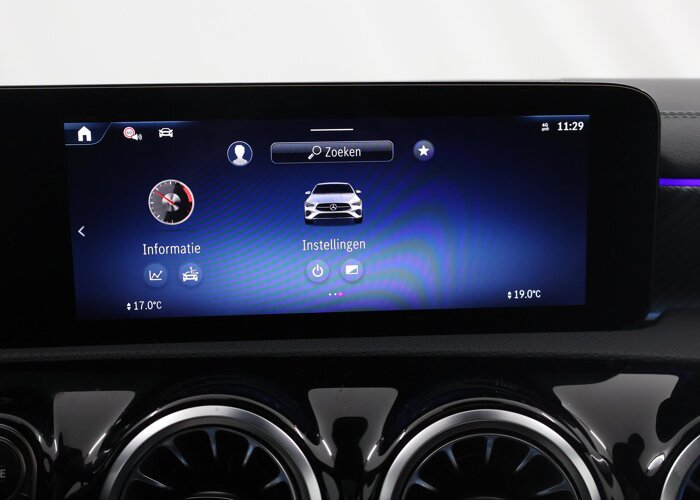 Mercedes-Benz CLA-Klasse 180 Shooting Brake Star Edition Luxury line