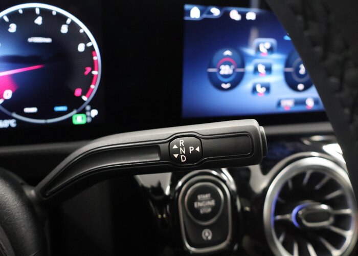 Mercedes-Benz CLA-Klasse 180 Shooting Brake Star Edition Luxury line