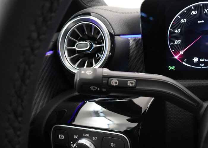 Mercedes-Benz CLA-Klasse 180 Shooting Brake Star Edition Luxury line