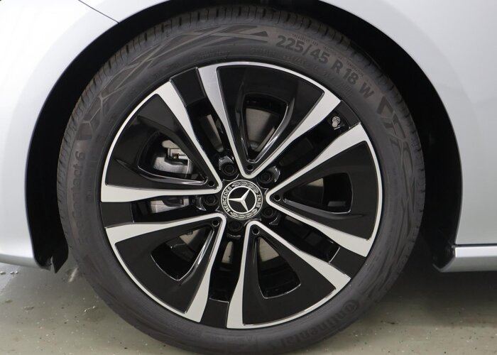 Mercedes-Benz CLA-Klasse 180 Shooting Brake Star Edition Luxury line