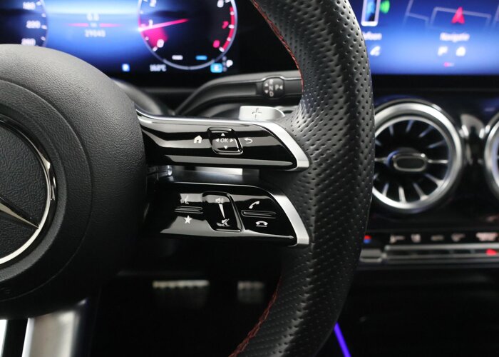 Mercedes-Benz GLB 180 AMG Line