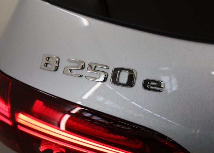 Mercedes-Benz B-Klasse 250e Business Solution AMG