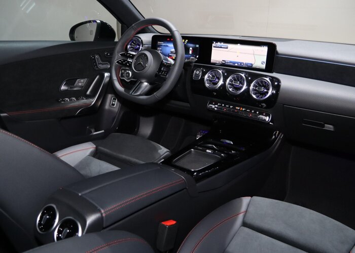 Mercedes-Benz A-Klasse 250e Business Solution AMG