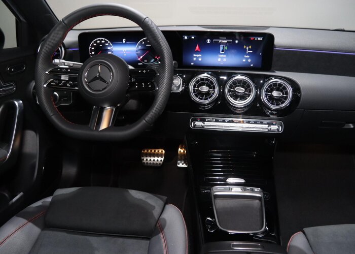 Mercedes-Benz A-Klasse 180 Business Solution AMG