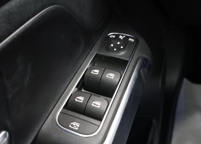 Mercedes-Benz GLB 180 Business Solution AMG