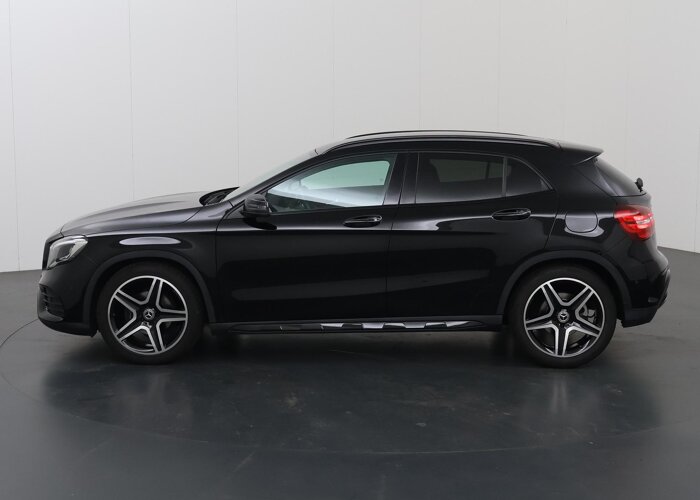 Mercedes-Benz GLA 180 Business Solution AMG Limited