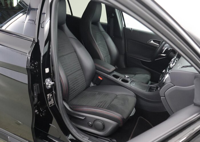 Mercedes-Benz GLA 180 Business Solution AMG Limited