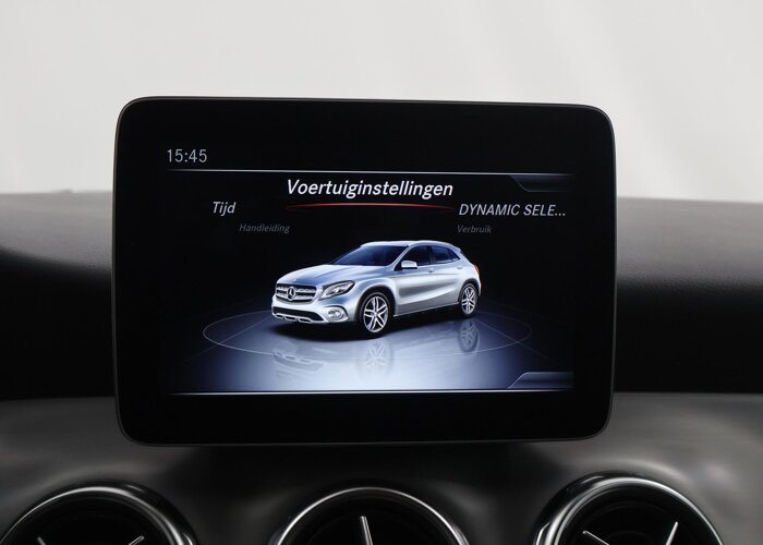 Mercedes-Benz GLA 180 Business Solution AMG Limited