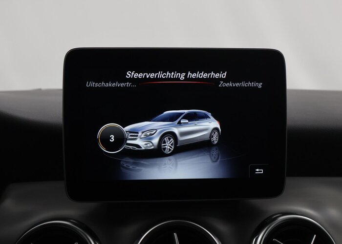 Mercedes-Benz GLA 180 Business Solution AMG Limited