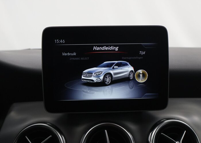 Mercedes-Benz GLA 180 Business Solution AMG Limited