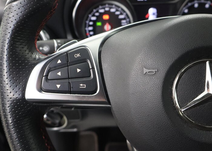 Mercedes-Benz GLA 180 Business Solution AMG Limited