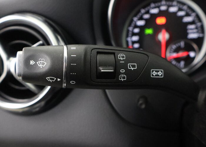 Mercedes-Benz GLA 180 Business Solution AMG Limited