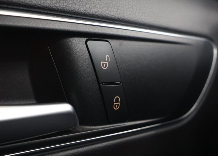 Mercedes-Benz GLA 180 Business Solution AMG Limited