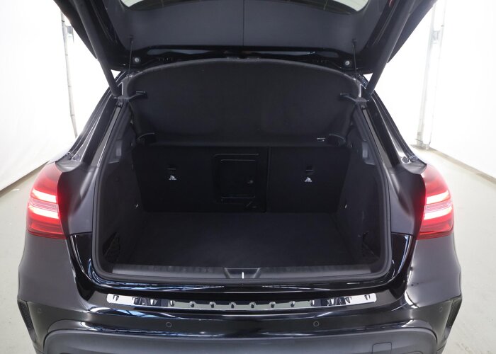 Mercedes-Benz GLA 180 Business Solution AMG Limited