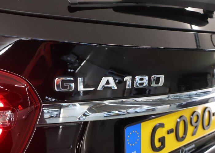 Mercedes-Benz GLA 180 Business Solution AMG Limited
