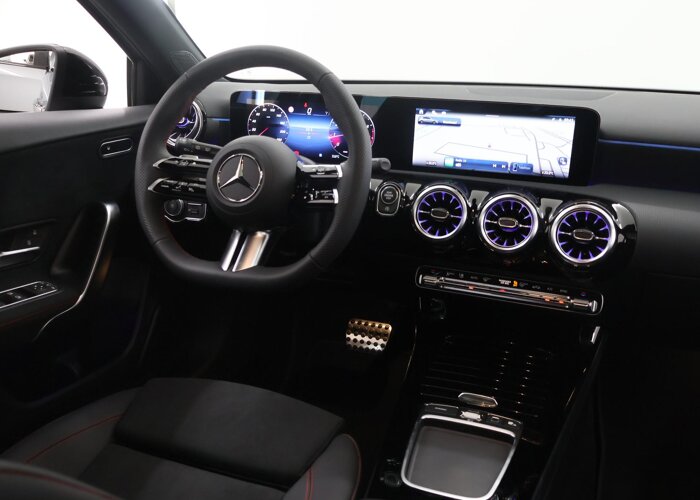 Mercedes-Benz A-Klasse 180 Business Solution AMG