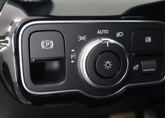 Mercedes-Benz A-Klasse 180 Business Solution AMG