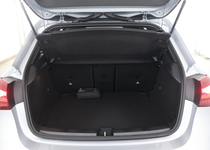 Mercedes-Benz A-Klasse 180 Business Solution AMG