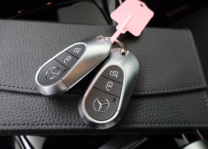 Mercedes-Benz C-Klasse 300e Business Solution AMG