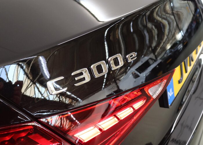 Mercedes-Benz C-Klasse 300e Business Solution AMG