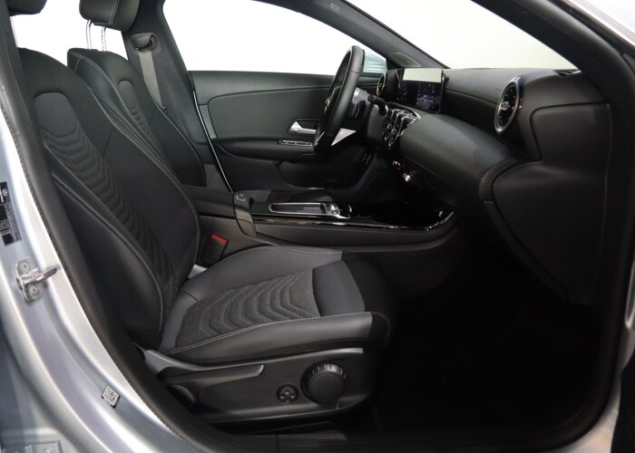 Mercedes-Benz CLA-Klasse Shooting Brake 180 Star Edition LIMITED
