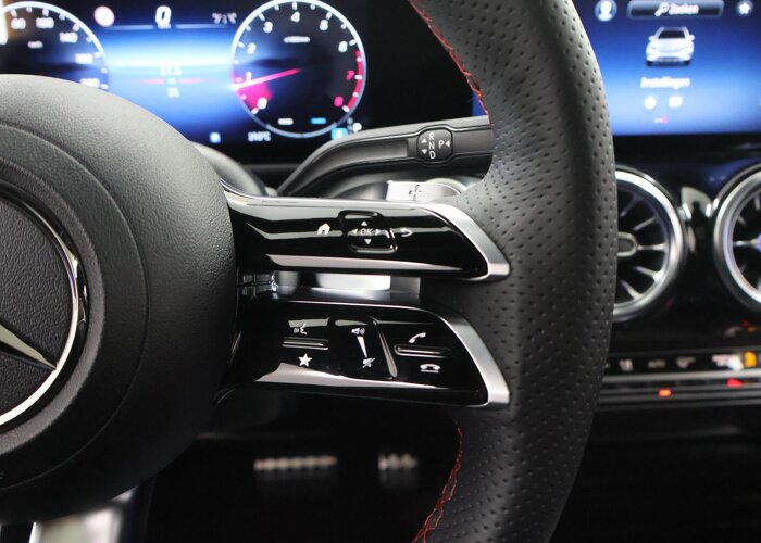 Mercedes-Benz GLB 180 Business Solution AMG