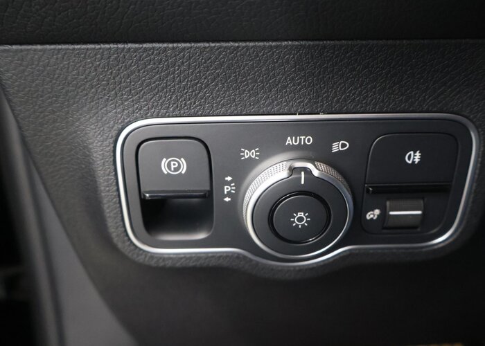 Mercedes-Benz GLB 180 Business Solution AMG