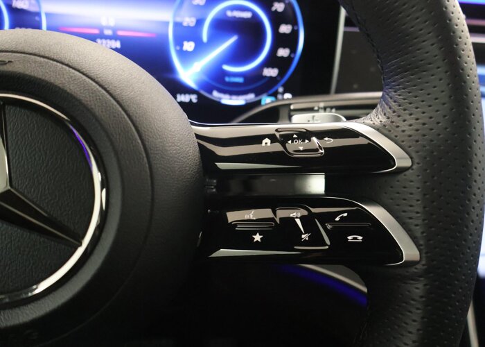 Mercedes-Benz EQE SUV 300 AMG Night